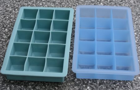 ice cubes freezing